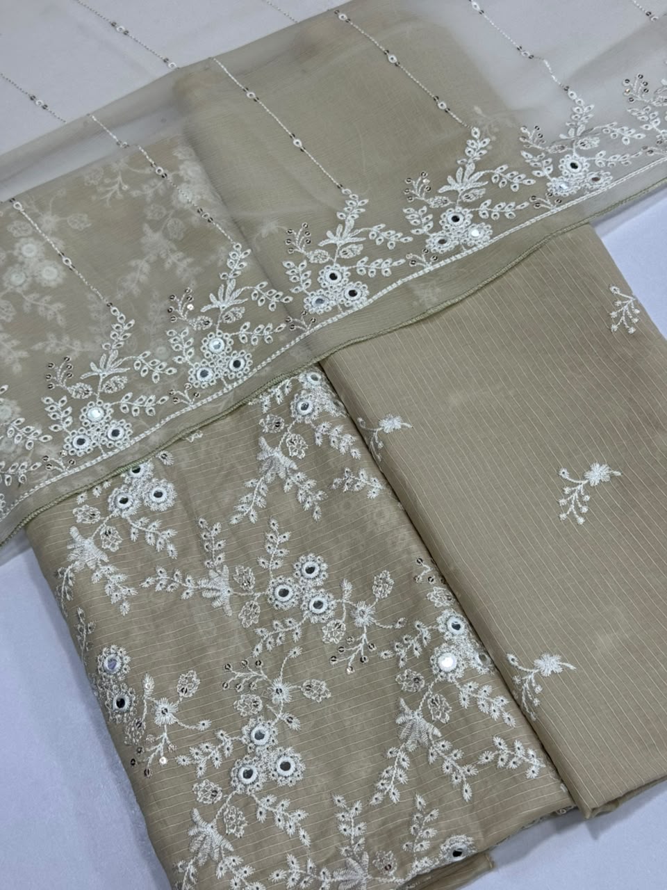 Bareeza lawn 3pc Pani Work